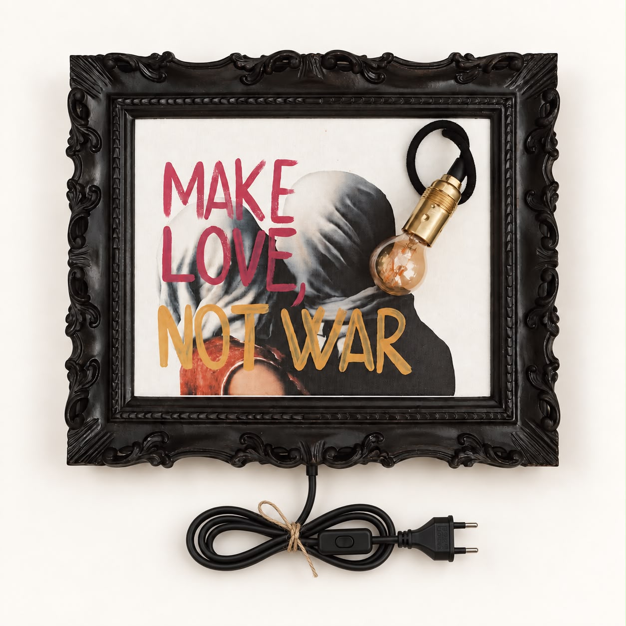 lampada da parete applique decorativa e funzionale make love not war amanti magritte